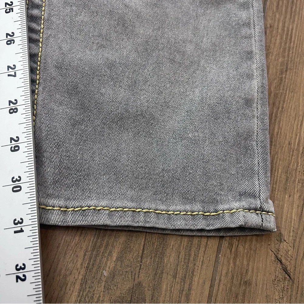 True Religion Geno Slim Mens Jeans Gray Wash Relaxed Denim Red Big T Stitching